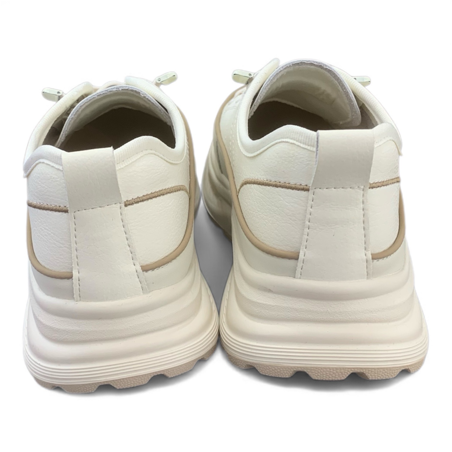 輕身厚底休閒鞋