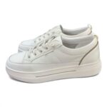 簡約百搭休閒鞋