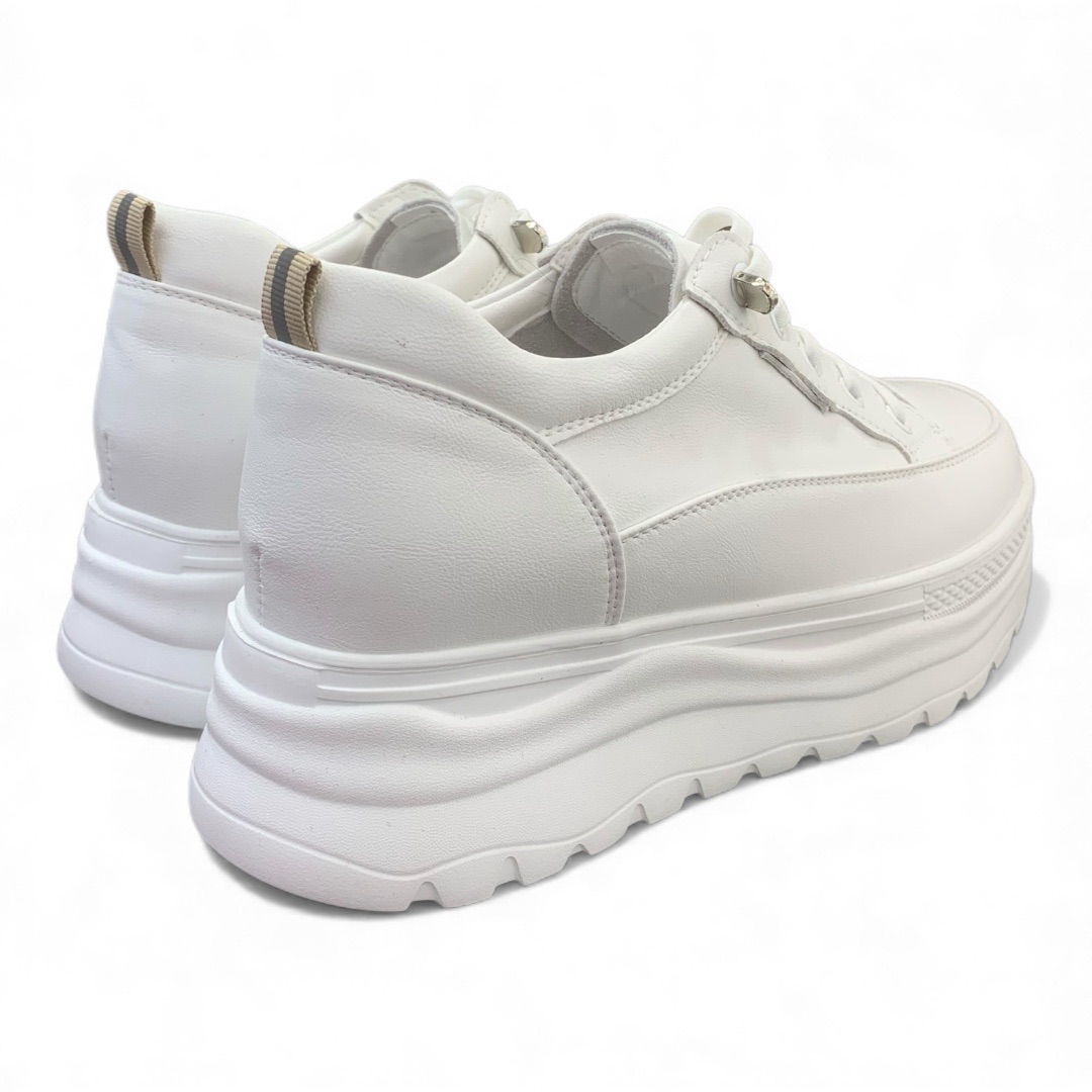 輕身厚底運動鞋